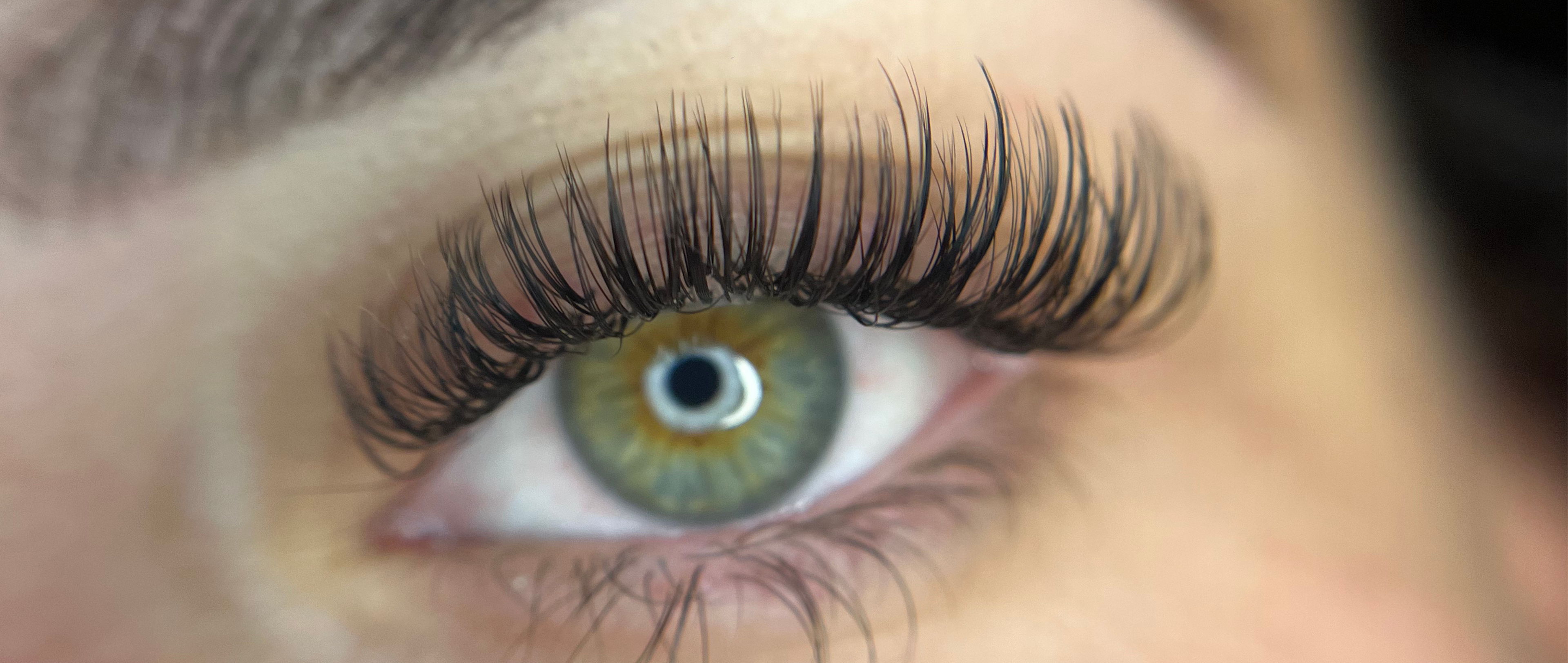 wet and wispy lash set.png